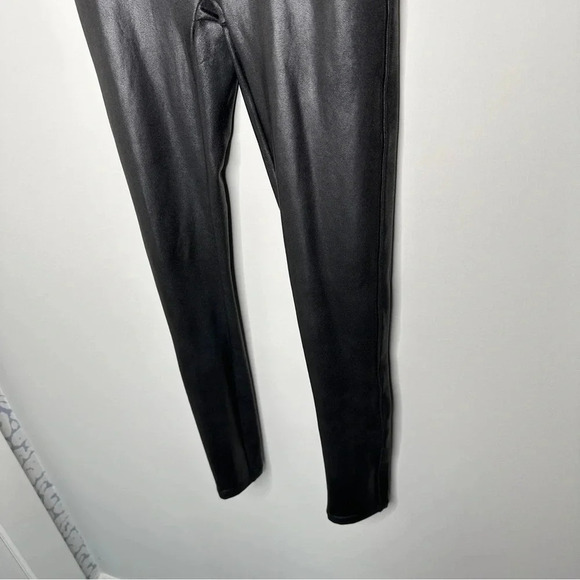 Spanx Faux‎ Leather Leggings Size Small EUC Classic Neutral Minimalist No muffin - Picture 6 of 7